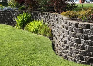 Retaining wall Installation Rockford Illinois